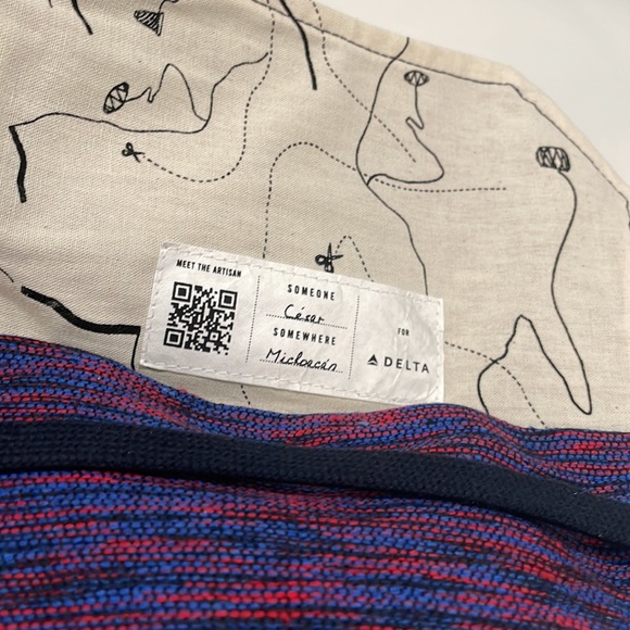 Delta One Someone Somewhere Amenity Kit. Artisan-Made. Red, blue, purple. NWT - Picture 3 of 4